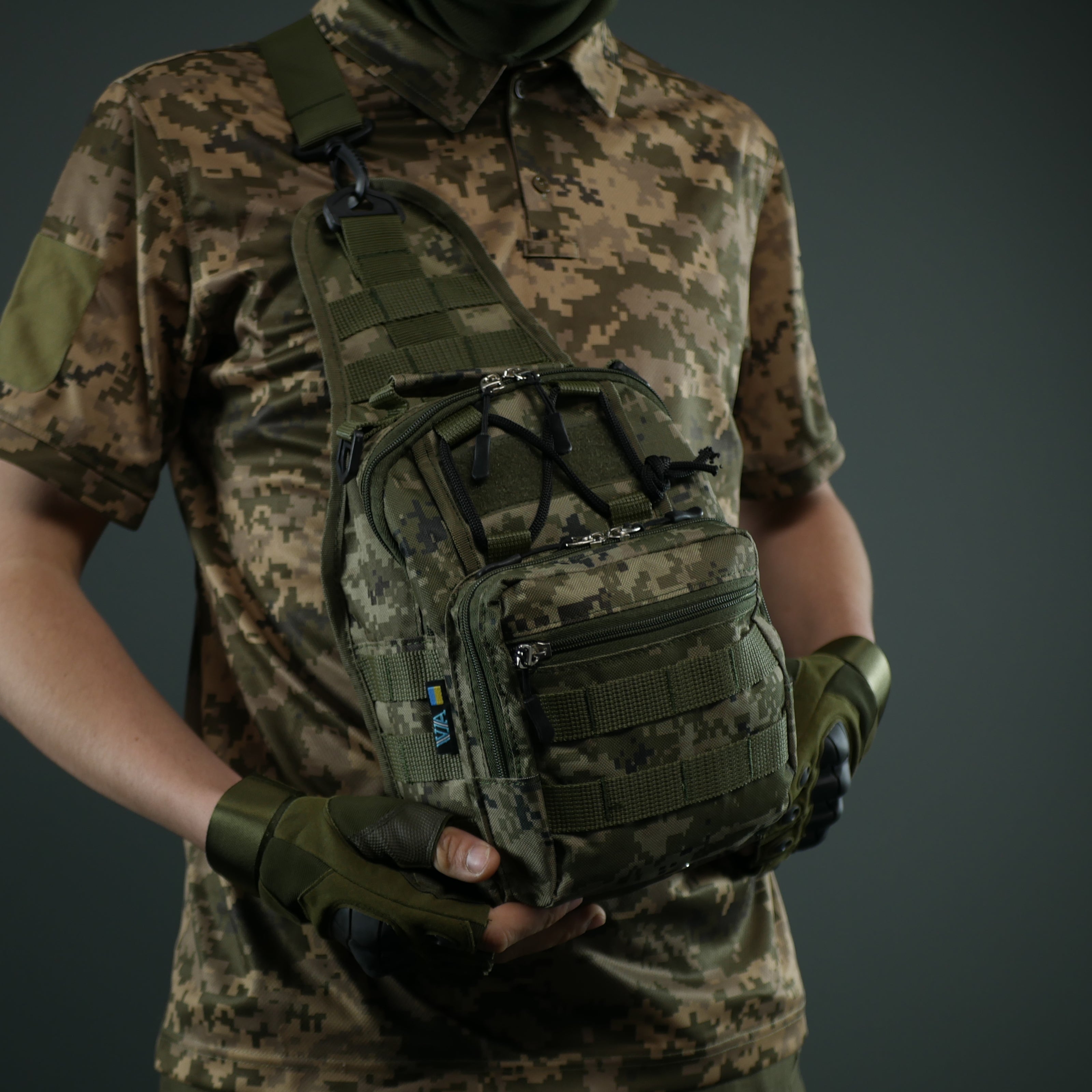 Сумка через плече — Піксель з MOLLE-системою